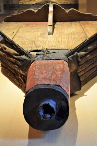 Fuelle de barquín de la colección permanente del Museo del Viño de Galicia.